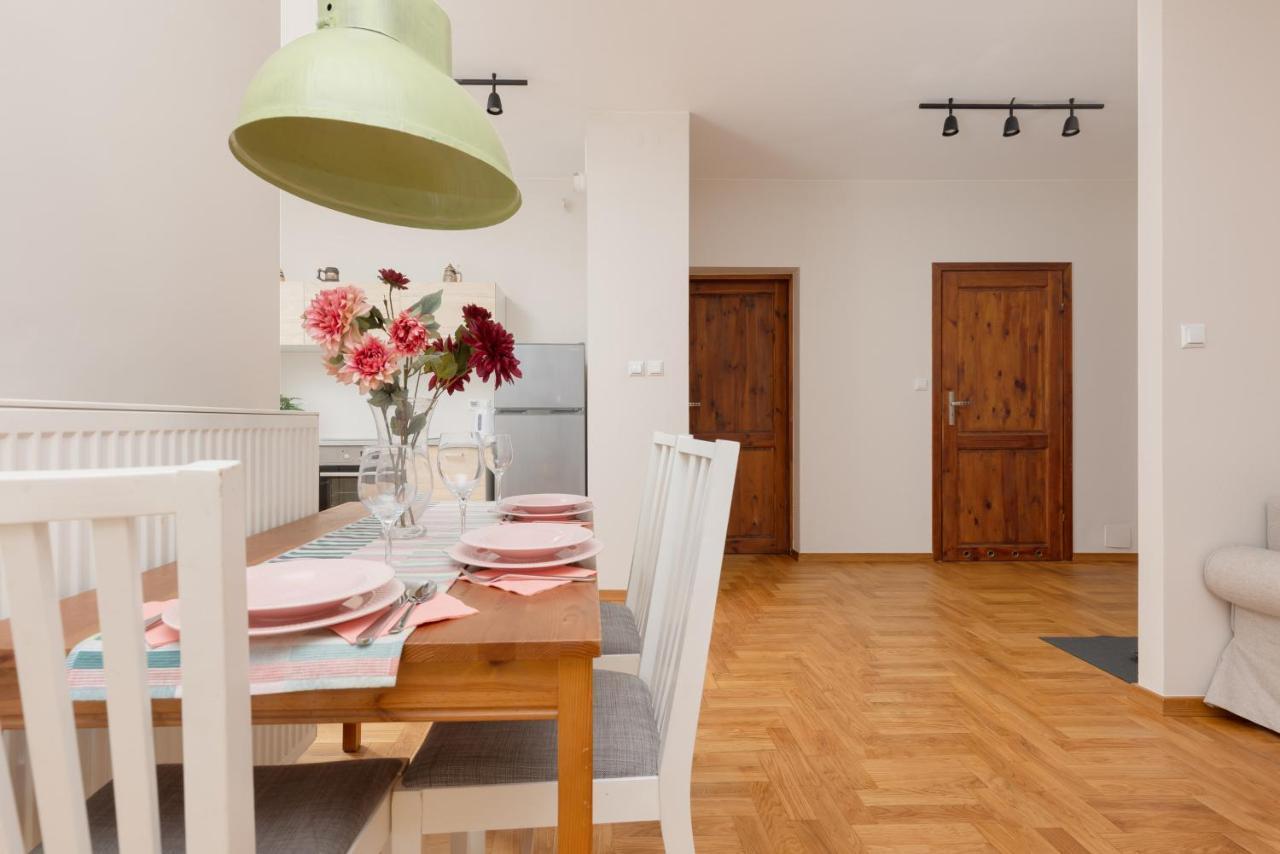 Apartment Bobrowiecka By Renters *